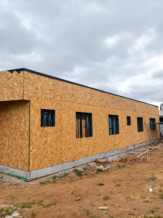 Construcción de edificación con paneles de madera